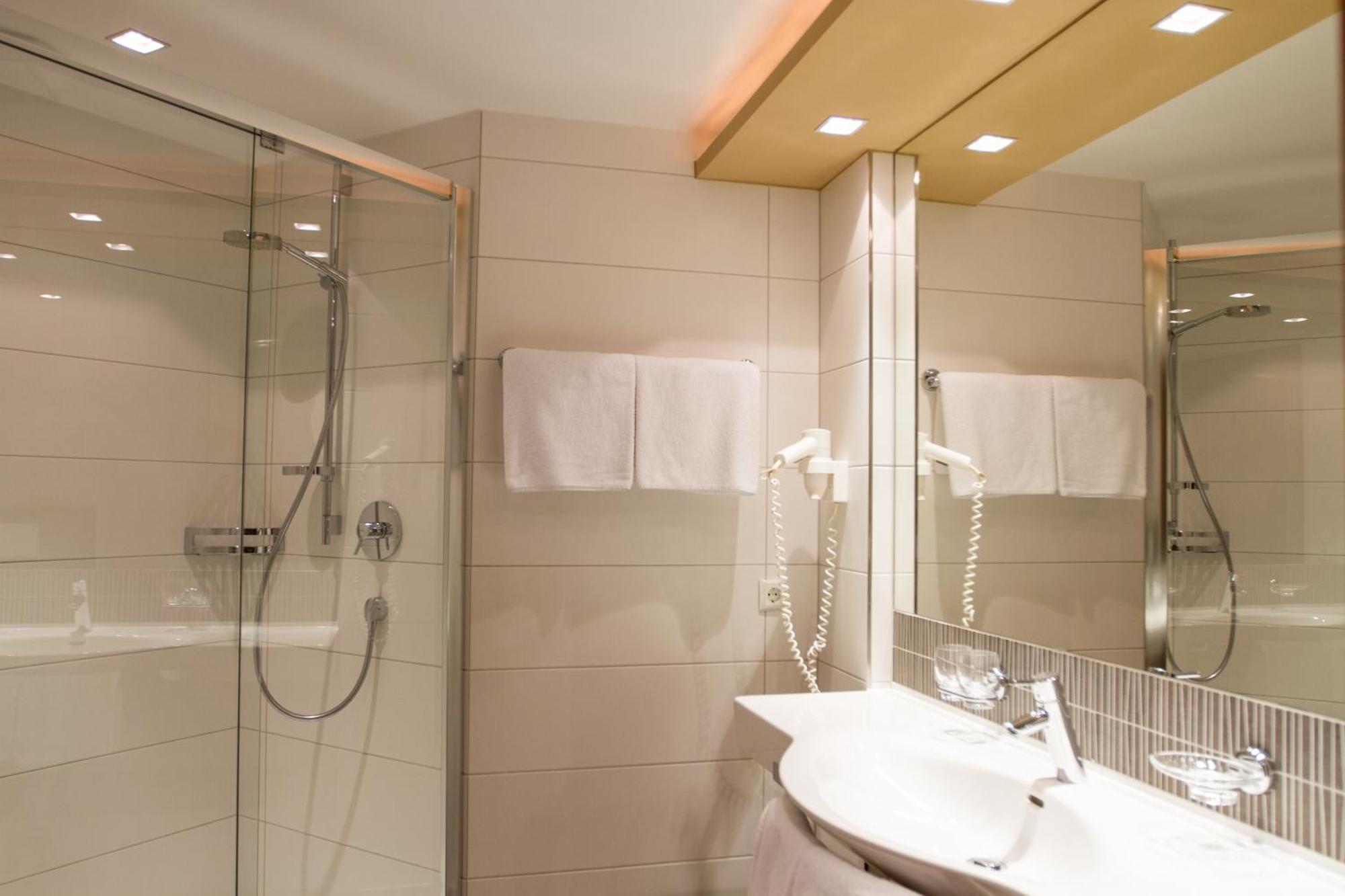 Hotel Garni Astoria Ischgl Ngoại thất bức ảnh